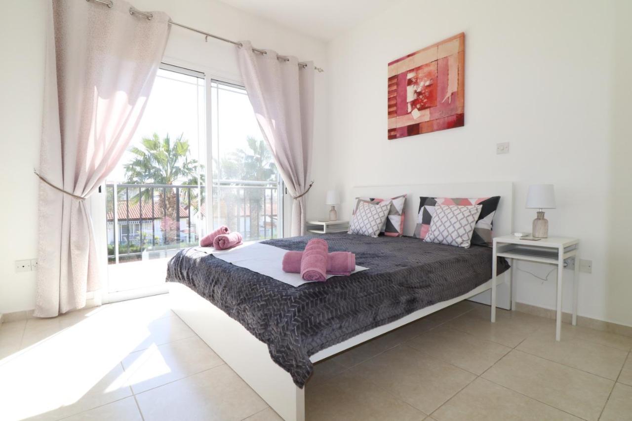 Cyking 2 Bed Apartment With Pool & 10 Min To Beach Paphos ภายนอก รูปภาพ