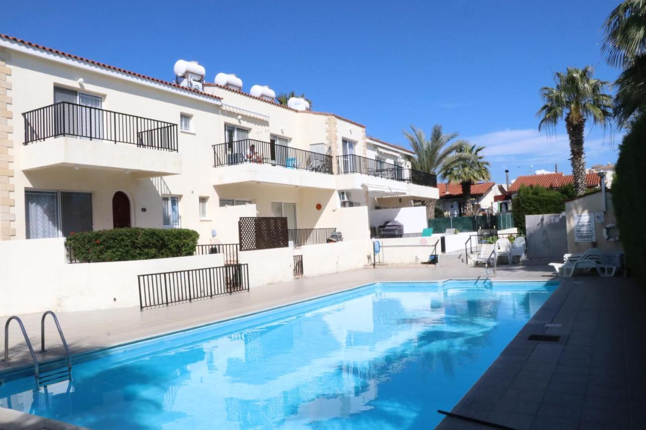 Cyking 2 Bed Apartment With Pool & 10 Min To Beach Paphos ภายนอก รูปภาพ